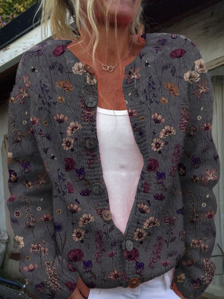 Bernadette | Elegant Knitted Cardigan Featuring a Delicate Wildflower Design