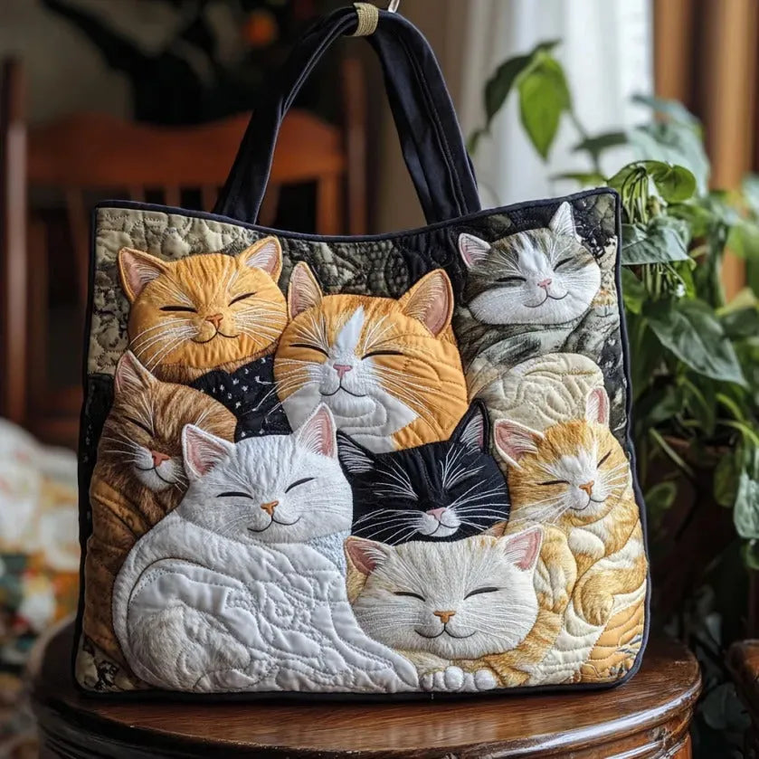 Artisan-Made Matelassé Bag - Dreaming Kittens